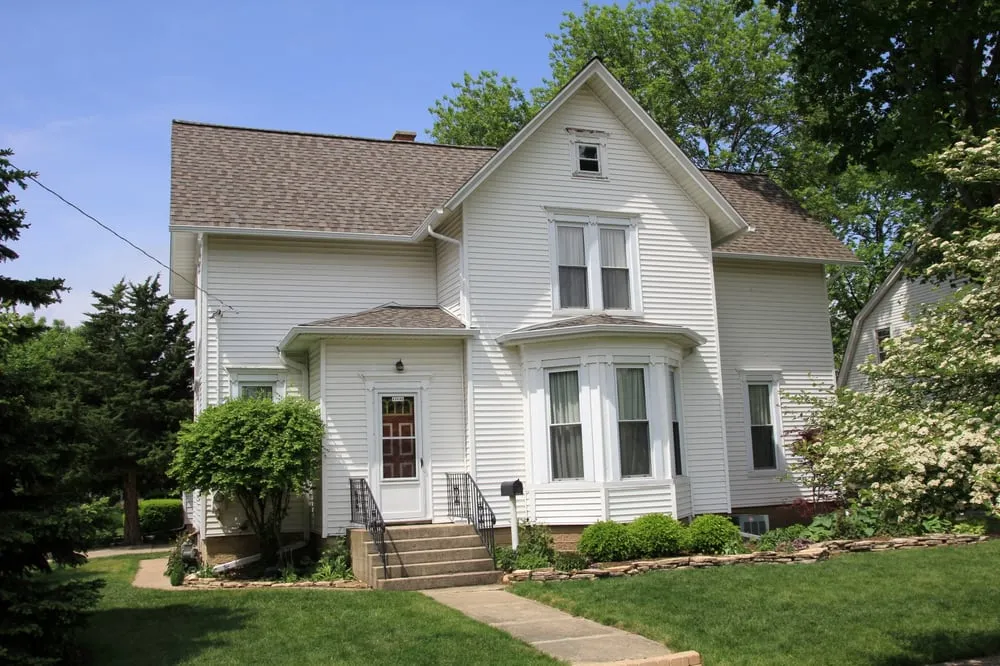 Slide of Stan's Roofing & Siding