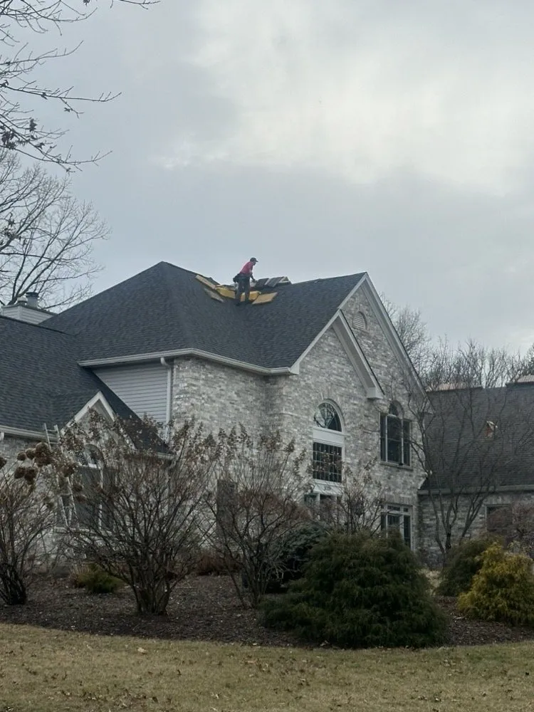 Emergency shingle roofing service experts serving House Springs, MO - Stark Roofing