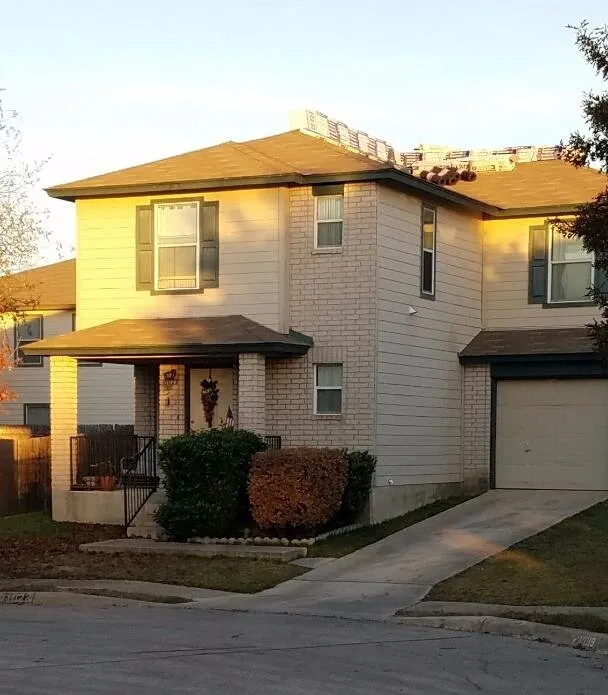 Emergency roof installation experts serving Round Mountain, TX - Starr Roofing & Gutters