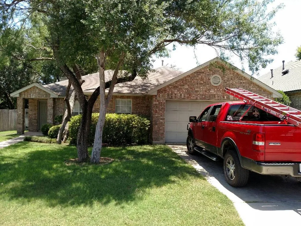 Expert roof inspection experts serving Round Mountain, TX - Starr Roofing & Gutters