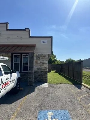 Starrz Pest Control Logo