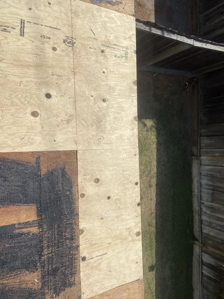 Slide of Stars & Stripes Roofing