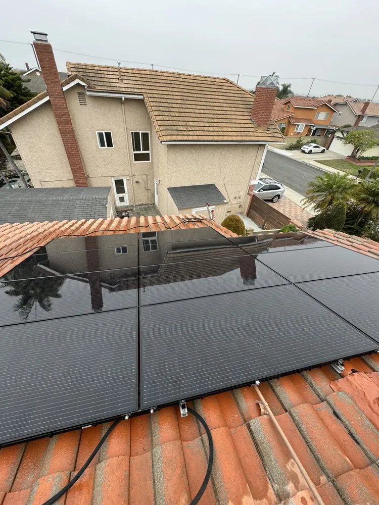Professional shingle roofing service experts serving Orange County, CA - Stay Clean Solar