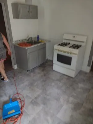 Steel Edge Contractors Logo