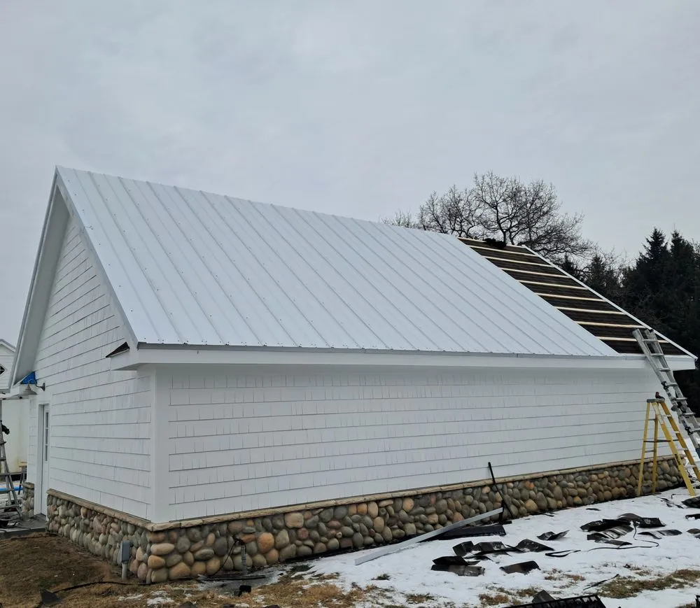 Slide of Stellar Roofing & Construction