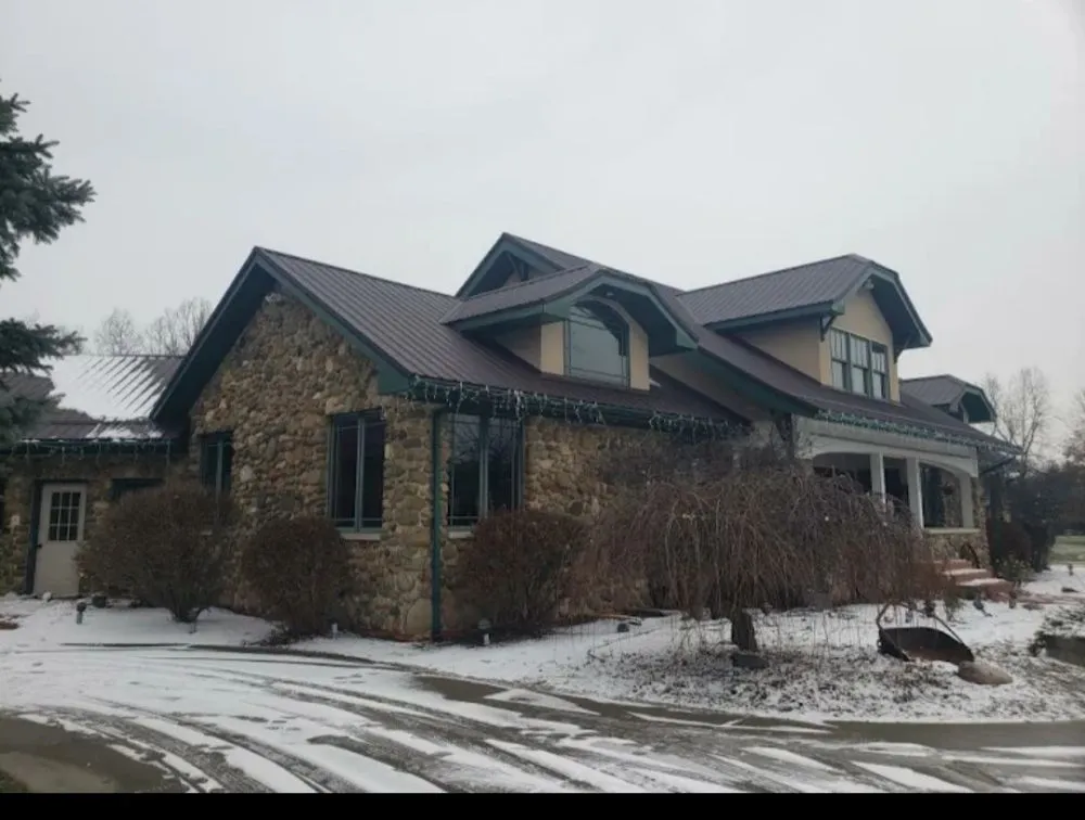 Slide of Stellar Roofing & Construction