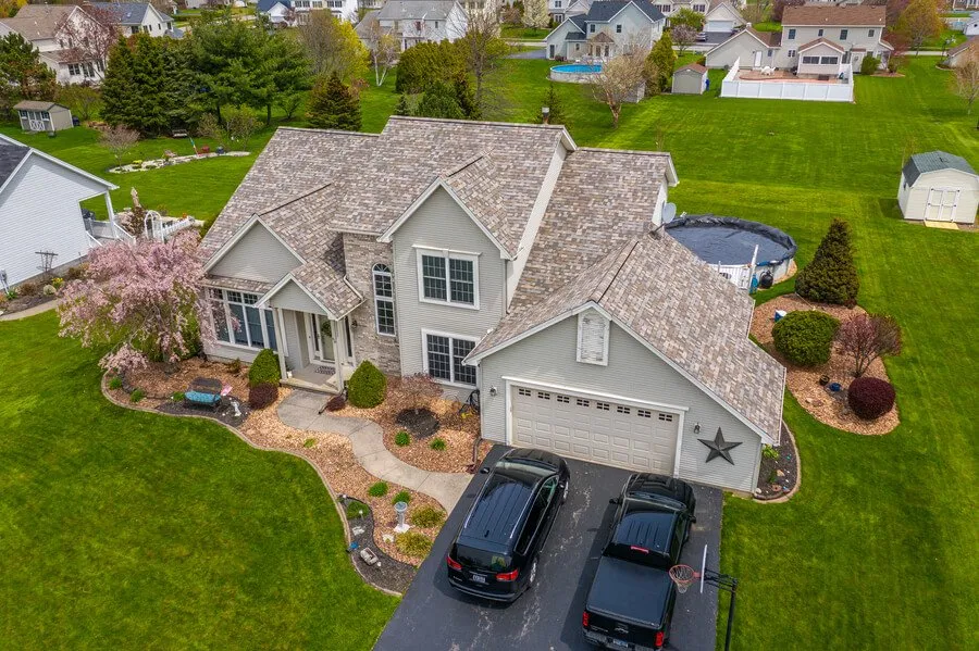 Slide of Stellar Roofing