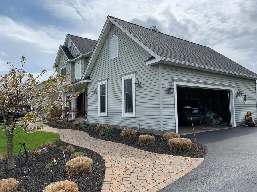 Slide of Stellar Roofing