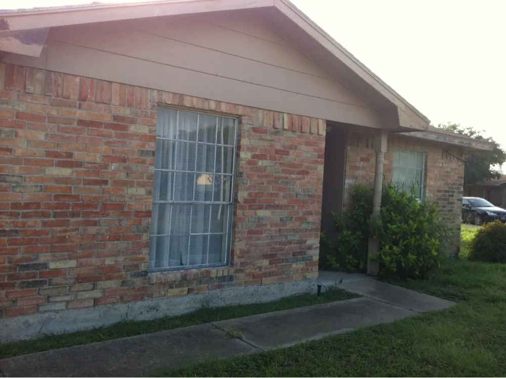 Slide of Stephanie Romo Roofing