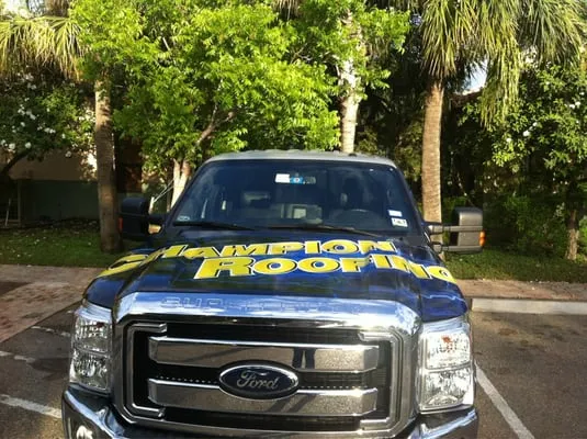 Stephanie Romo Roofing Logo