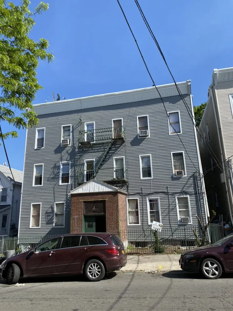 Slide of Steve Siding and Gutters