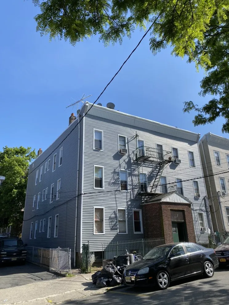 Slide of Steve Siding and Gutters