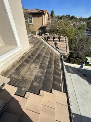 Steve’s Roofing Repair Logo