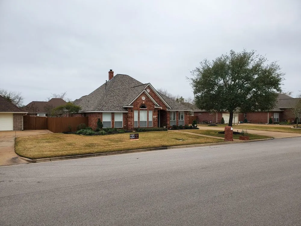 Slide of Stinson & Stinson Roofing