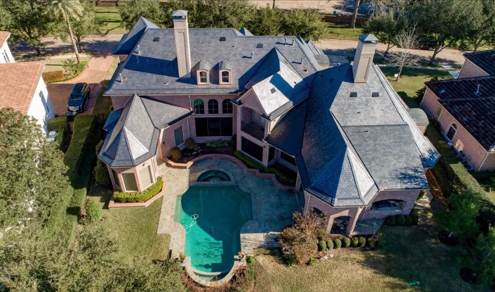 Slide of Stone Gate Roofing