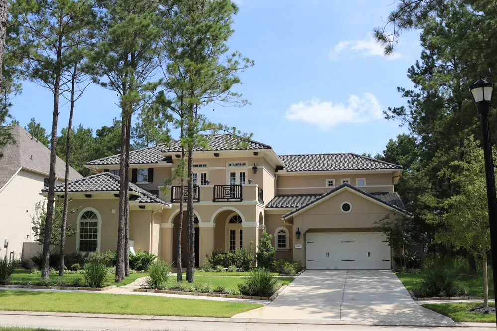 Slide of Stone Gate Roofing