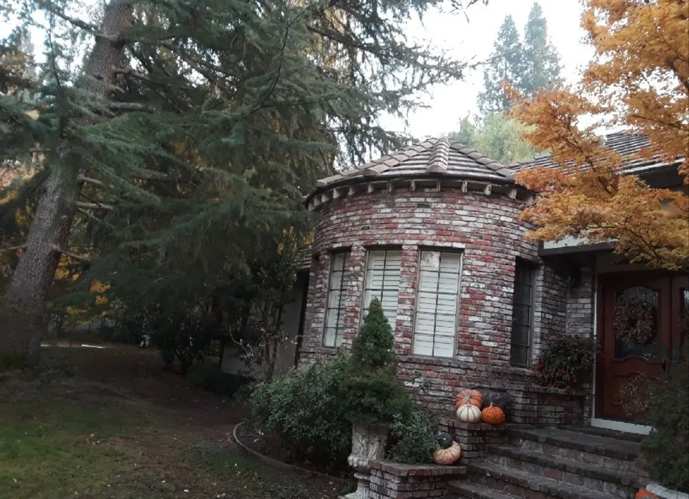 Slide of Stoneridge Roofing