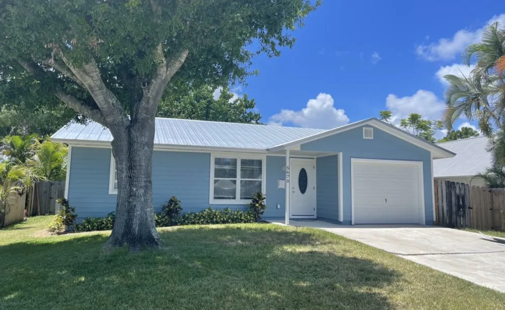 Top-rated residential roofing service experts serving Port St. Lucie, FL - Stormproof Roofing