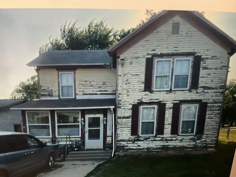 Emergency roof repair same-day service in Papilion, NE by Stowe Creek