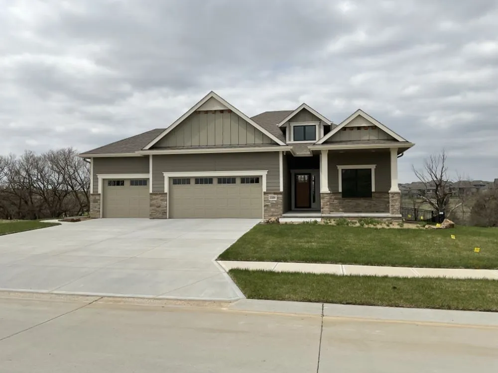 Top-rated residential roofing service in Papilion, NE - Stowe Creek