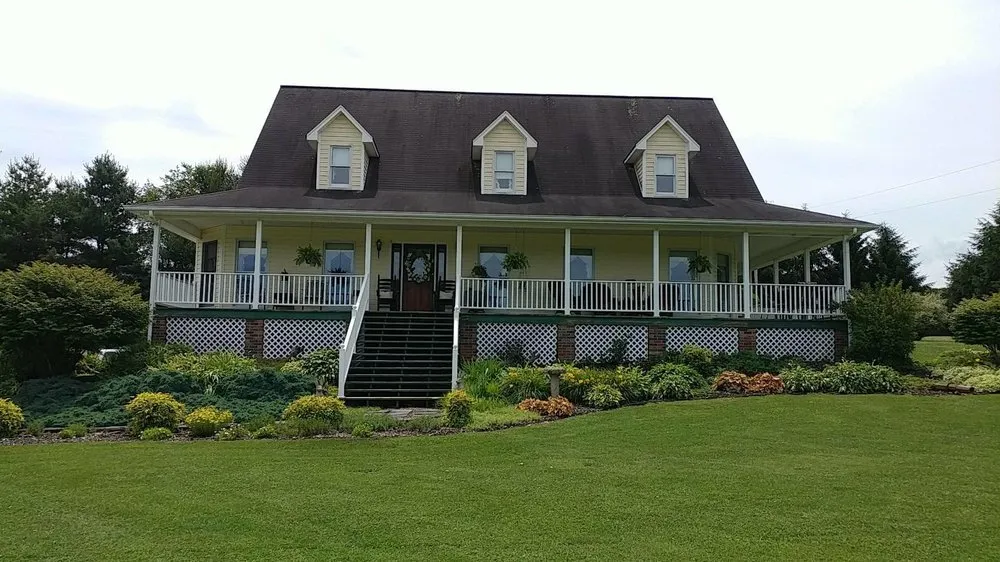 Slide of Straight Edge Construction & Roofing