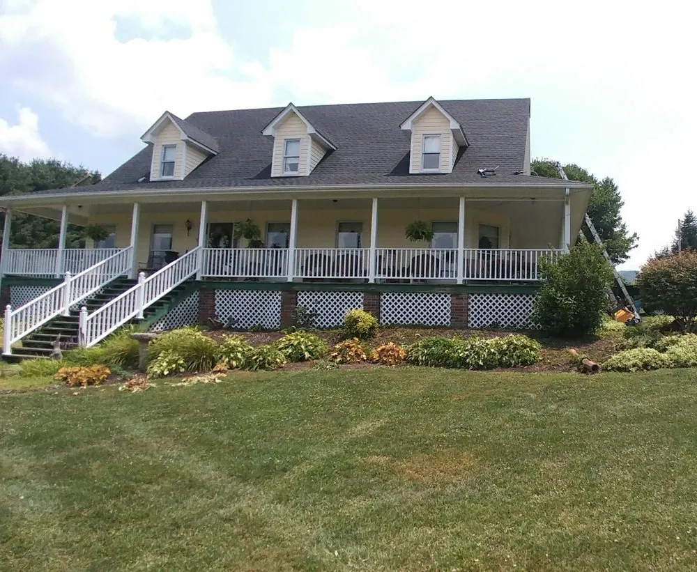 Slide of Straight Edge Construction & Roofing