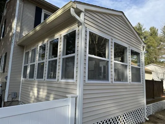 Straight Edge Construction Logo