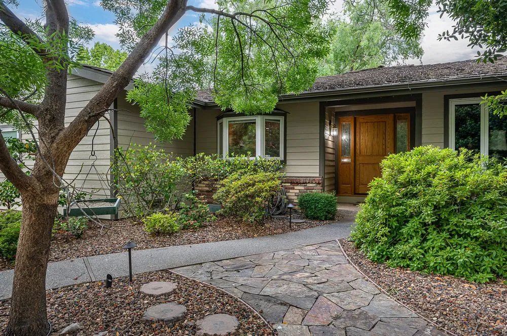 Slide of Straight Line Roofing & Construction