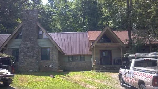 Licensed roof installation experts serving Castalian Springs, TN - Straight Line Roofing
