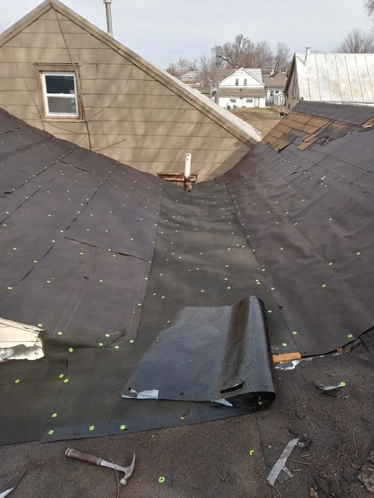 Slide of Straightline Roofing