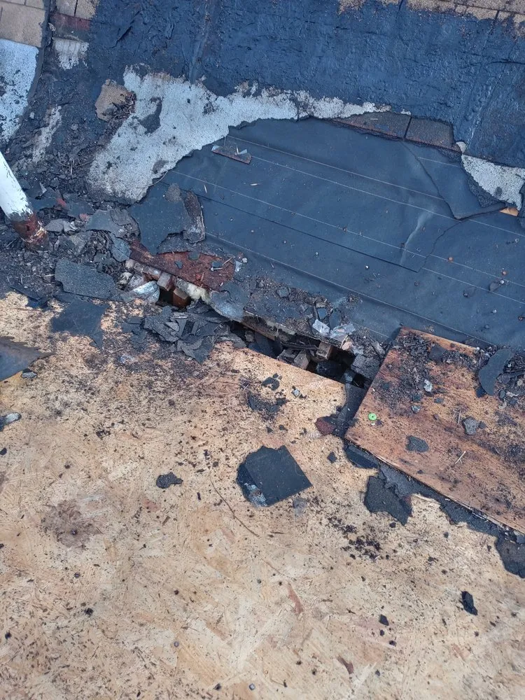 Slide of Straightline Roofing