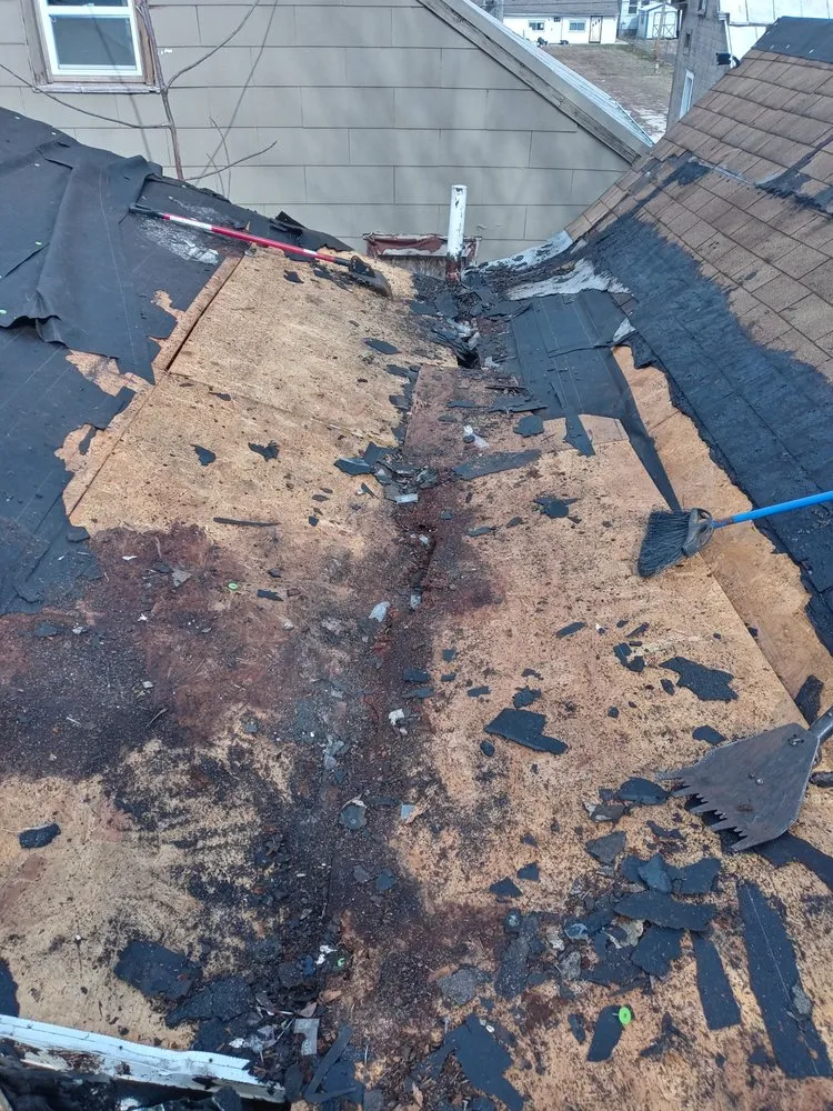 Slide of Straightline Roofing