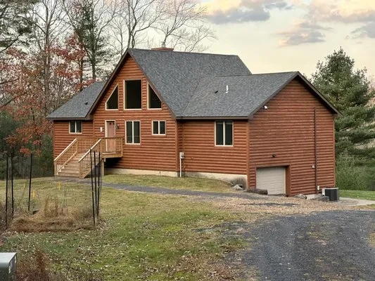 Strait Line Roofing Logo