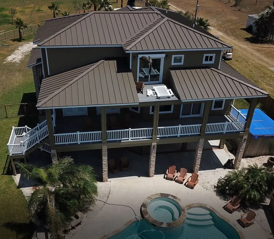 Slide of Strata Roofing and Construction