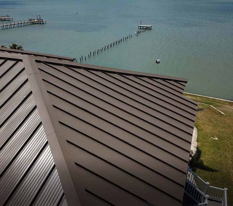 Slide of Strata Roofing and Construction