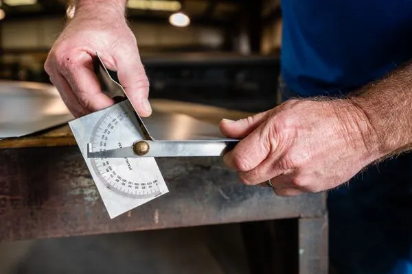 Strictly Metal Roofing Logo