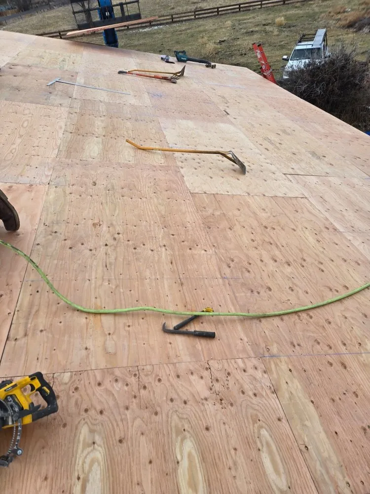 Slide of Striver Roofing