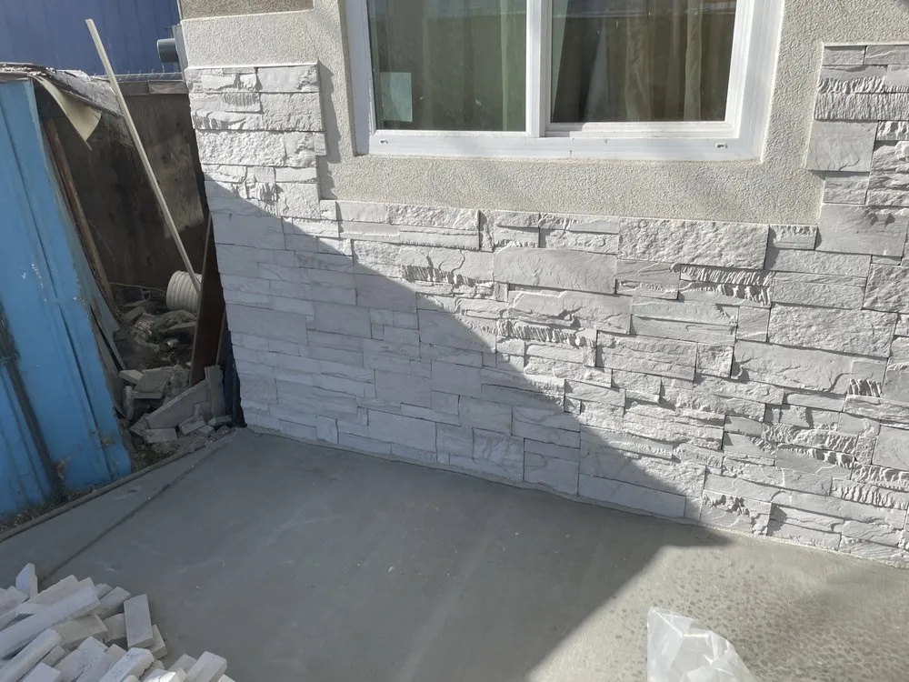 Slide of Strong Man Exterior’s