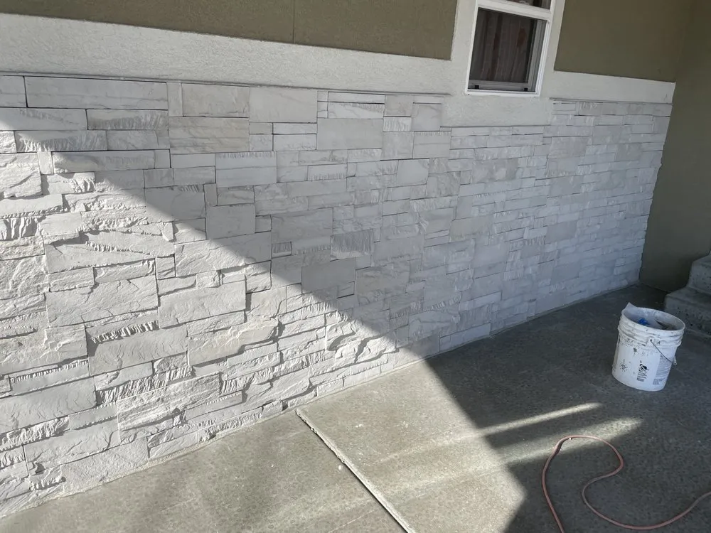 Slide of Strong Man Exterior’s