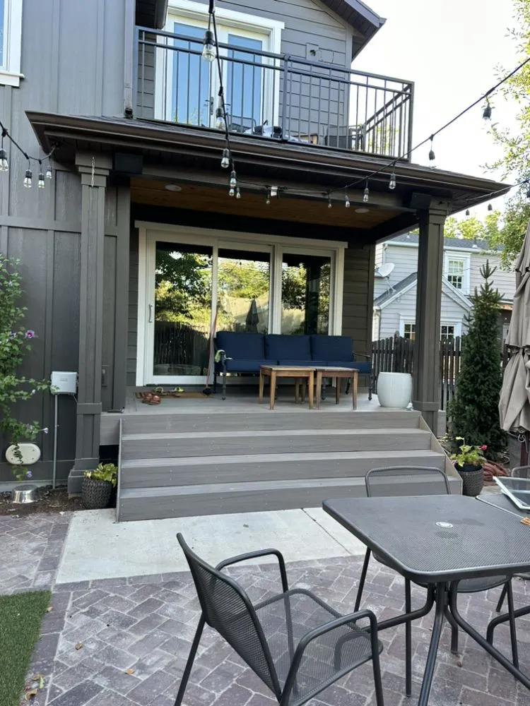 Slide of Strong Man Exterior’s