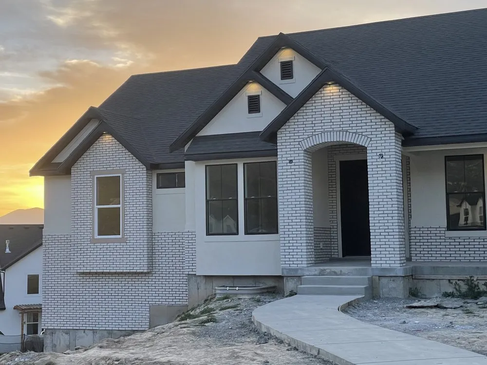 Slide of Strong Man Exterior’s