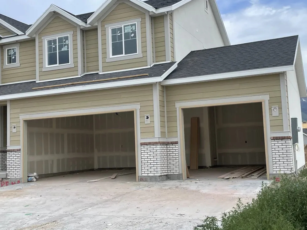 Slide of Strong Man Exterior’s