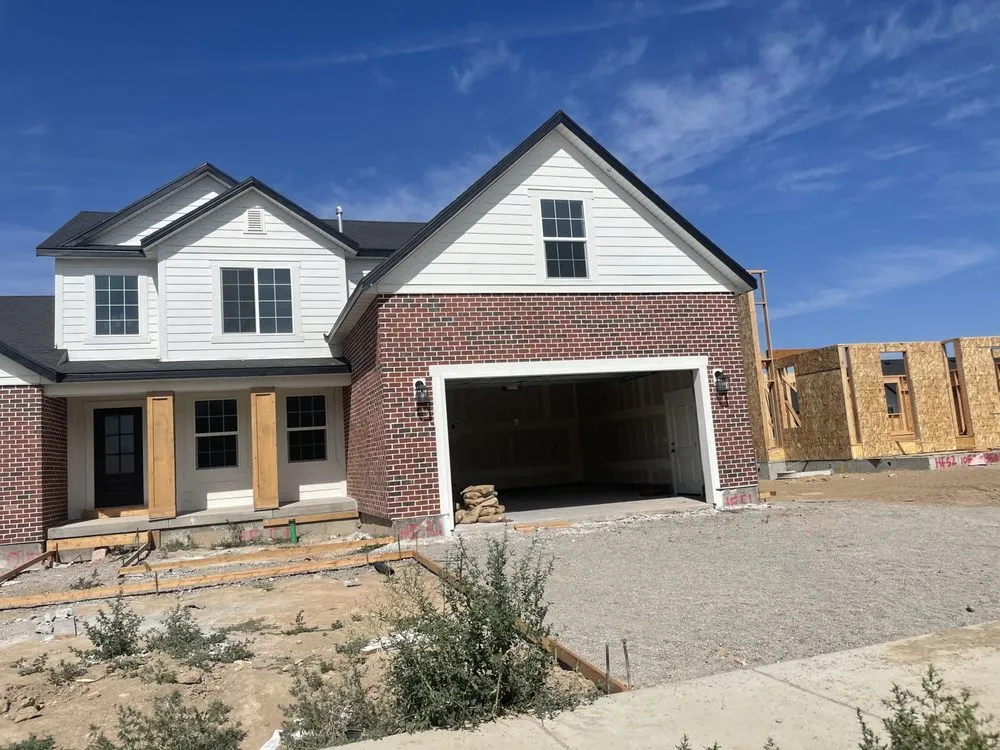 Slide of Strong Man Exterior’s