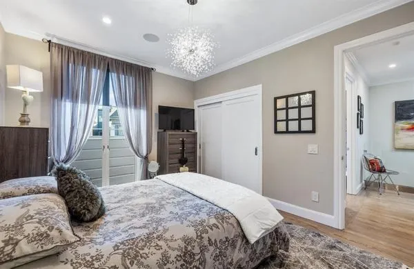 Structure 5 Construction Logo