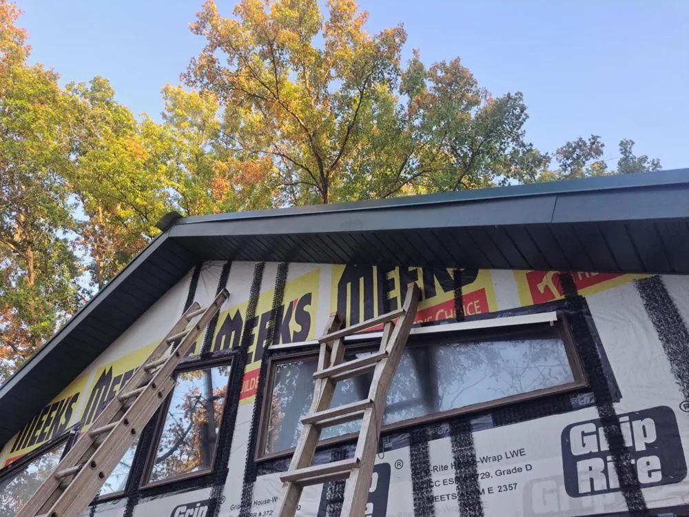 Top-rated shingle roofing service in Weaubleau, MO by Strutton’s Exteriors