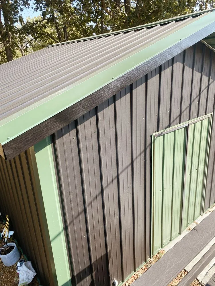 Expert roof repair for homes in Weaubleau, MO by Strutton’s Exteriors