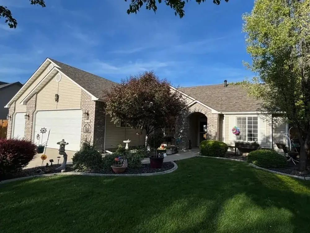 Slide of Summers Roofing