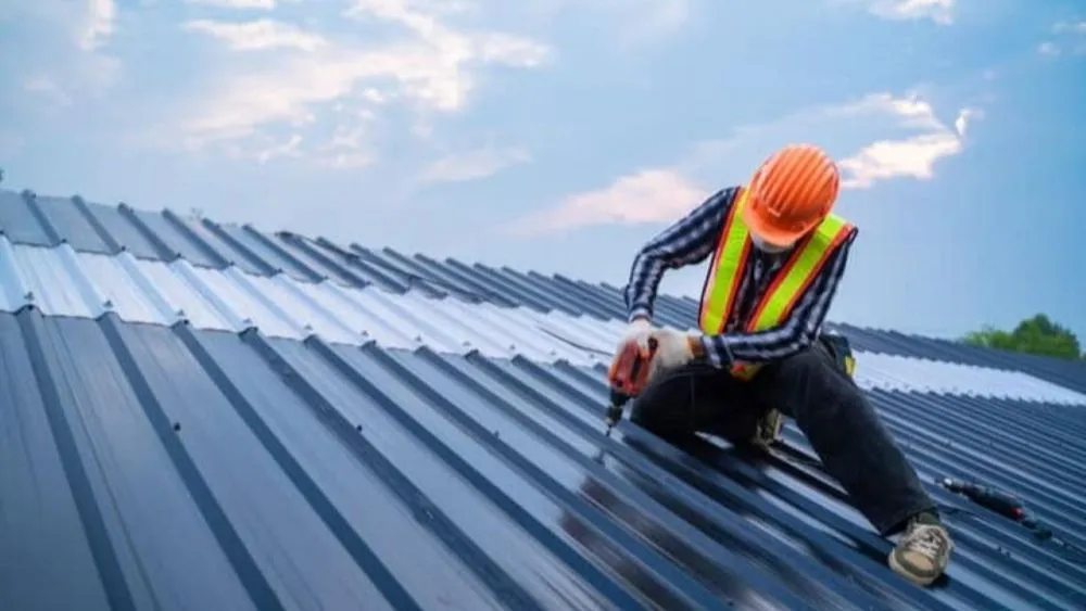 Slide of Summers Roofing