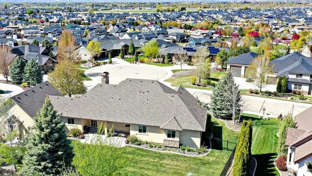 Slide of Summers Roofing