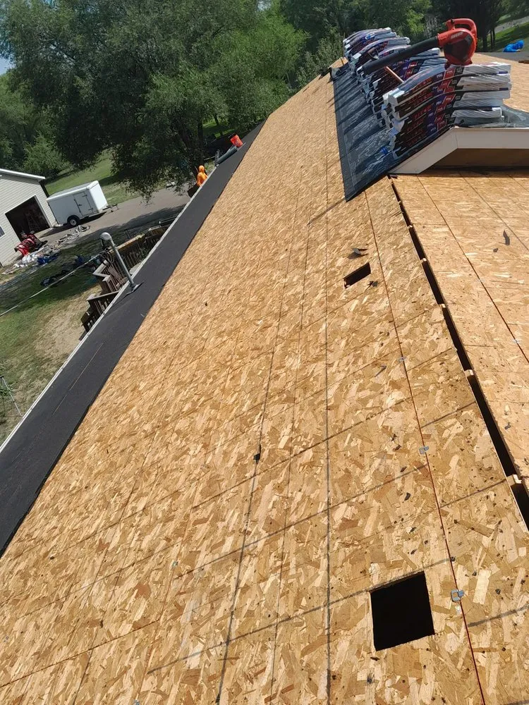 Slide of Summit Builders